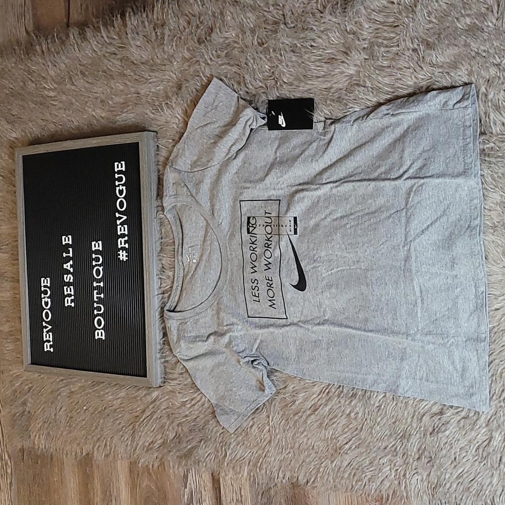🌻Nike Women's Tee